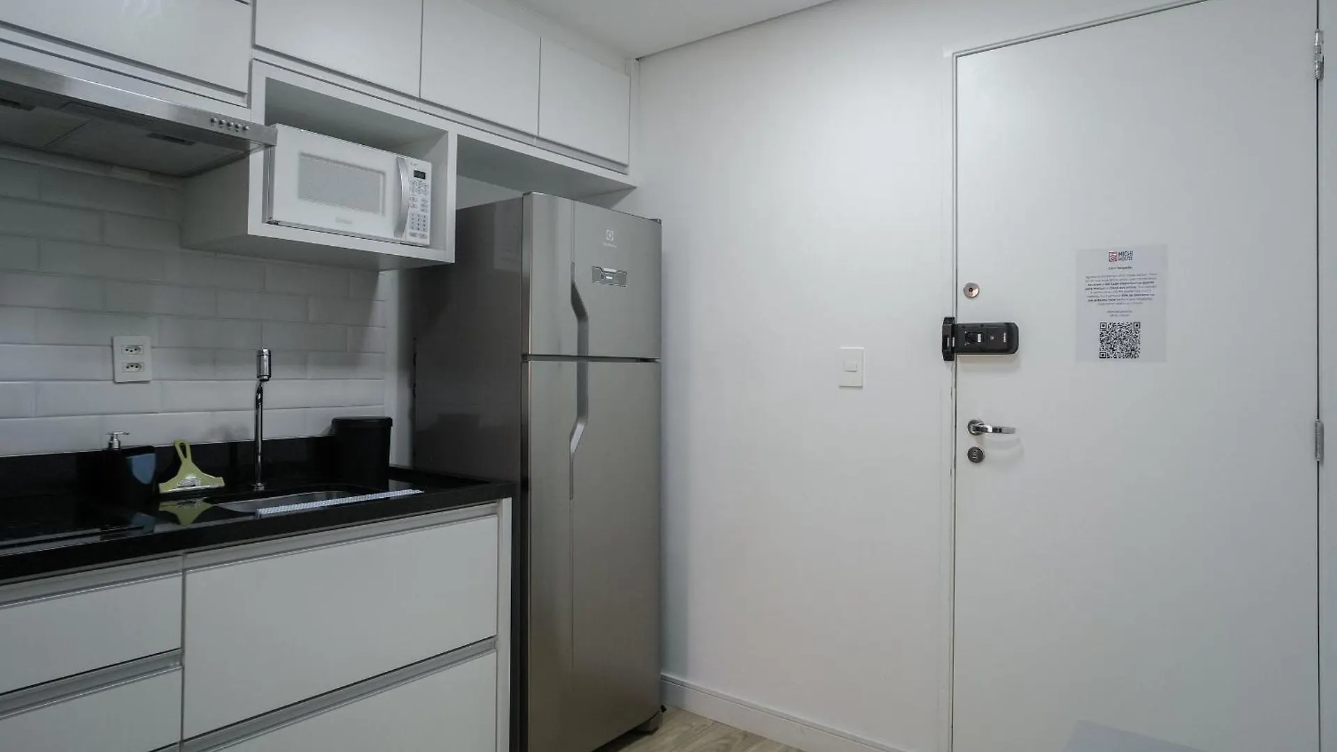 Mh 10216 - Encantador Studio Com Ac/Wf/Casal Apartment Sao Paulo Brazil